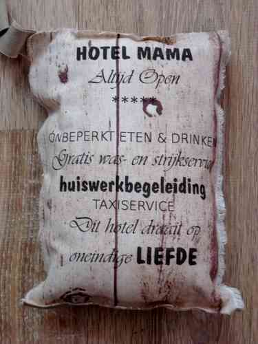 Knuffelkussen Hotel Mama